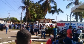 TRABALHADORES FAZEM PARALISAÇÃO DE 48 HORAS CONTRA PRIVATIZAÇÃO DA ELETROBRAS
